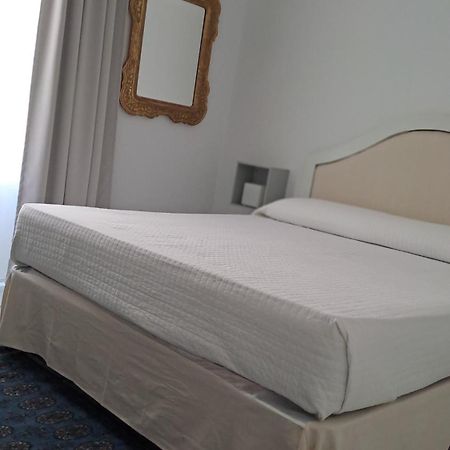 Grimaldi Apartment Salerno Buitenkant foto