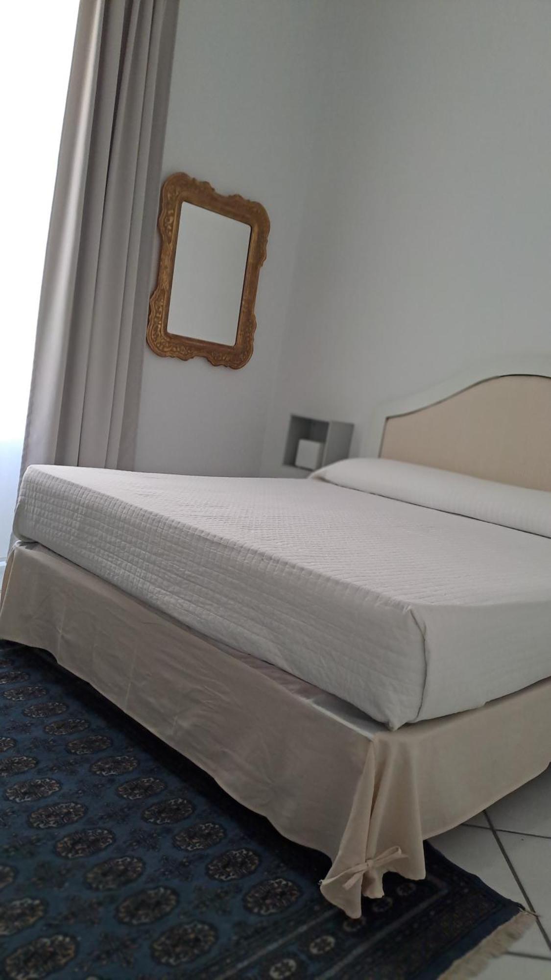 Grimaldi Apartment Salerno Buitenkant foto